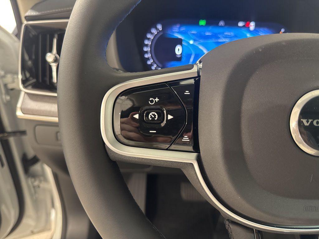 new 2026 Volvo XC90 car, priced at $75,770