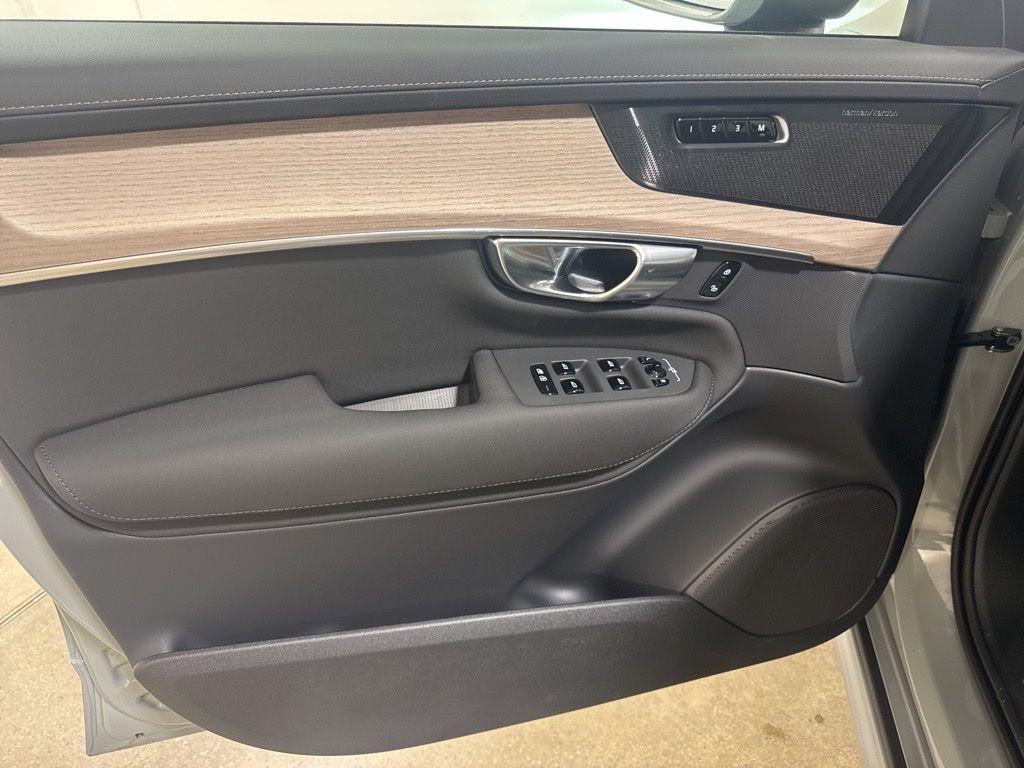 new 2026 Volvo XC90 Plug-In Hybrid car, priced at $81,995