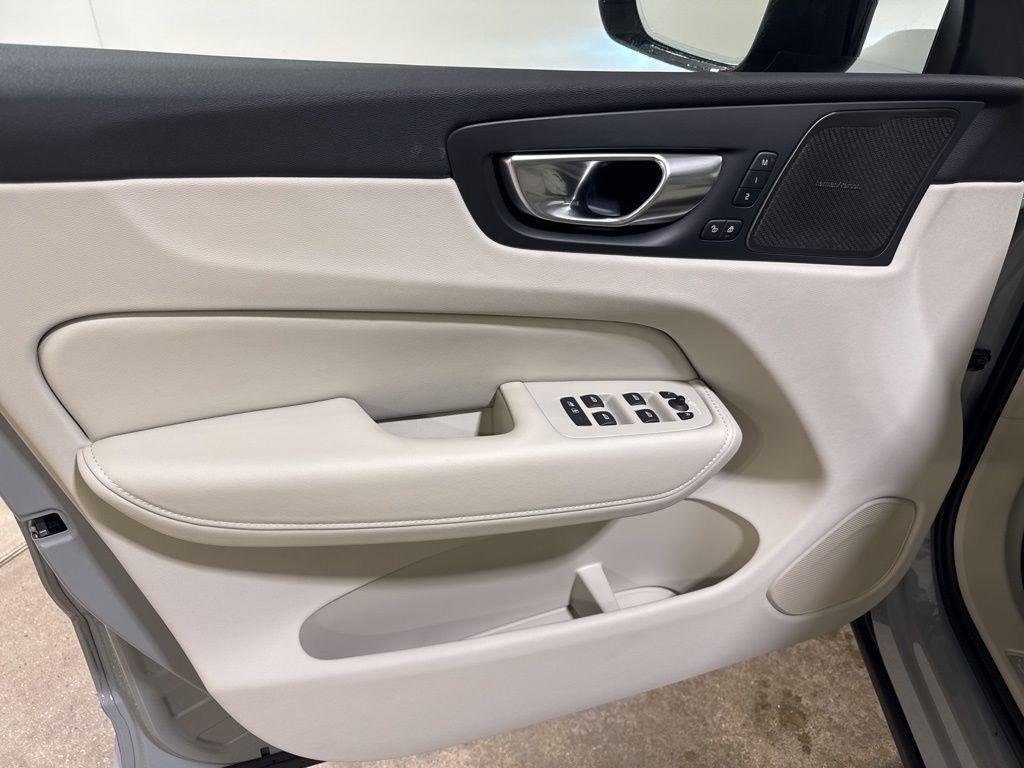 new 2026 Volvo XC60 car, priced at $64,055
