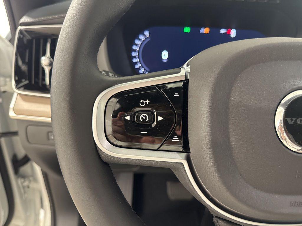 new 2026 Volvo XC90 Plug-In Hybrid car, priced at $81,155