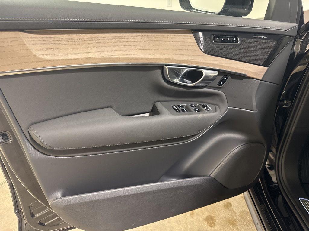 new 2026 Volvo XC90 car, priced at $71,945