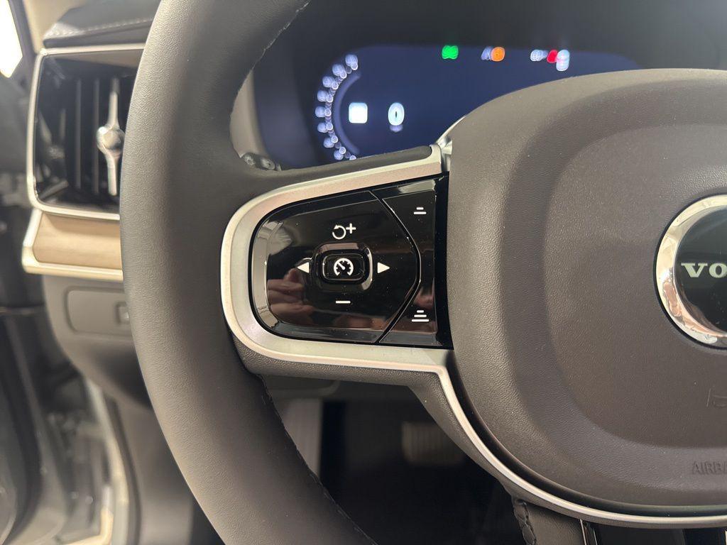 new 2026 Volvo XC90 Plug-In Hybrid car, priced at $82,070