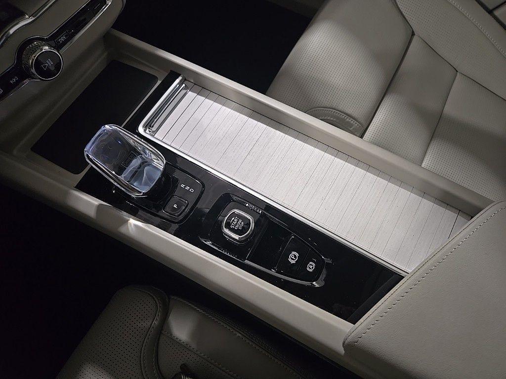 new 2026 Volvo XC60 car, priced at $63,935