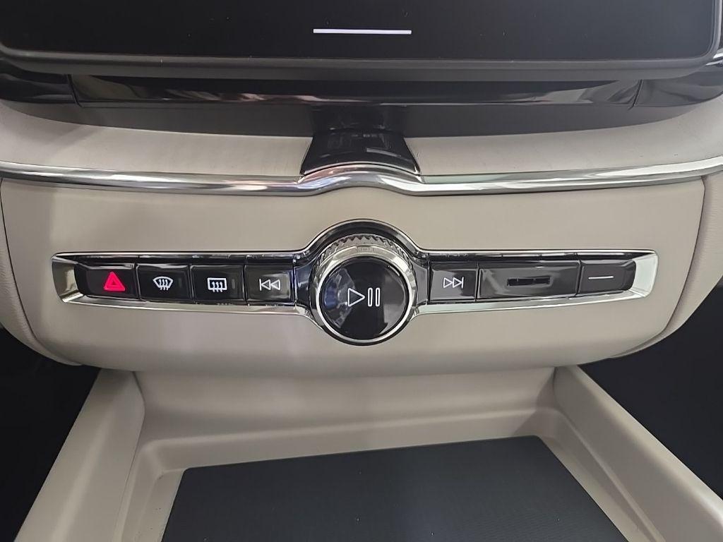 new 2026 Volvo XC60 car, priced at $63,935
