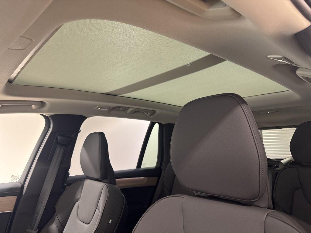new 2026 Volvo XC90 car, priced at $71,945