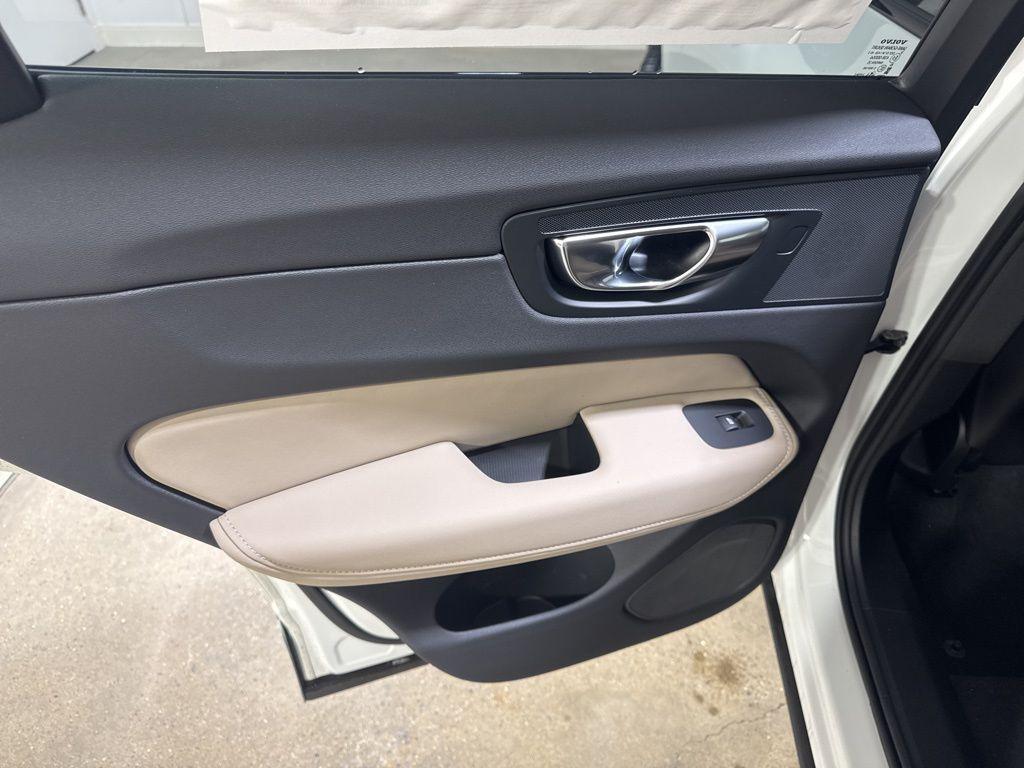 new 2026 Volvo XC60 car, priced at $57,985