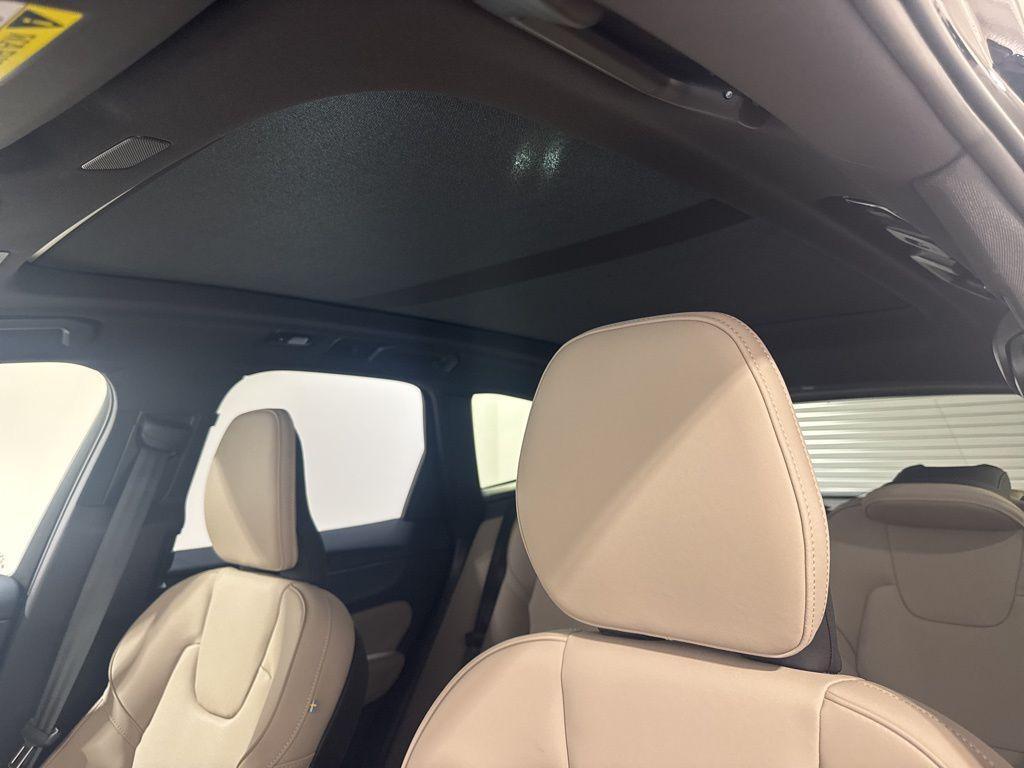 new 2026 Volvo XC60 Plug-In Hybrid car, priced at $69,285