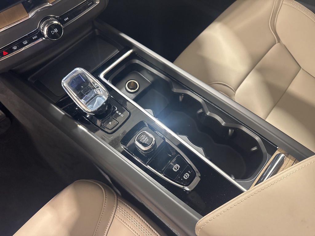 new 2026 Volvo XC60 Plug-In Hybrid car, priced at $69,285