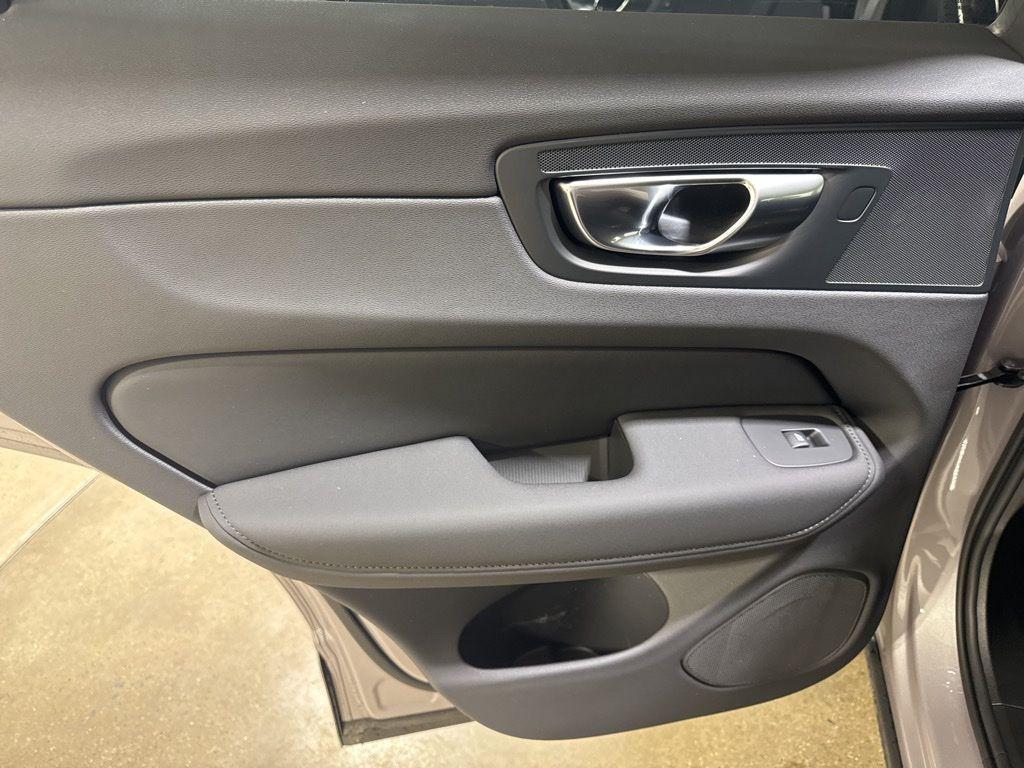 new 2026 Volvo XC60 car, priced at $58,105