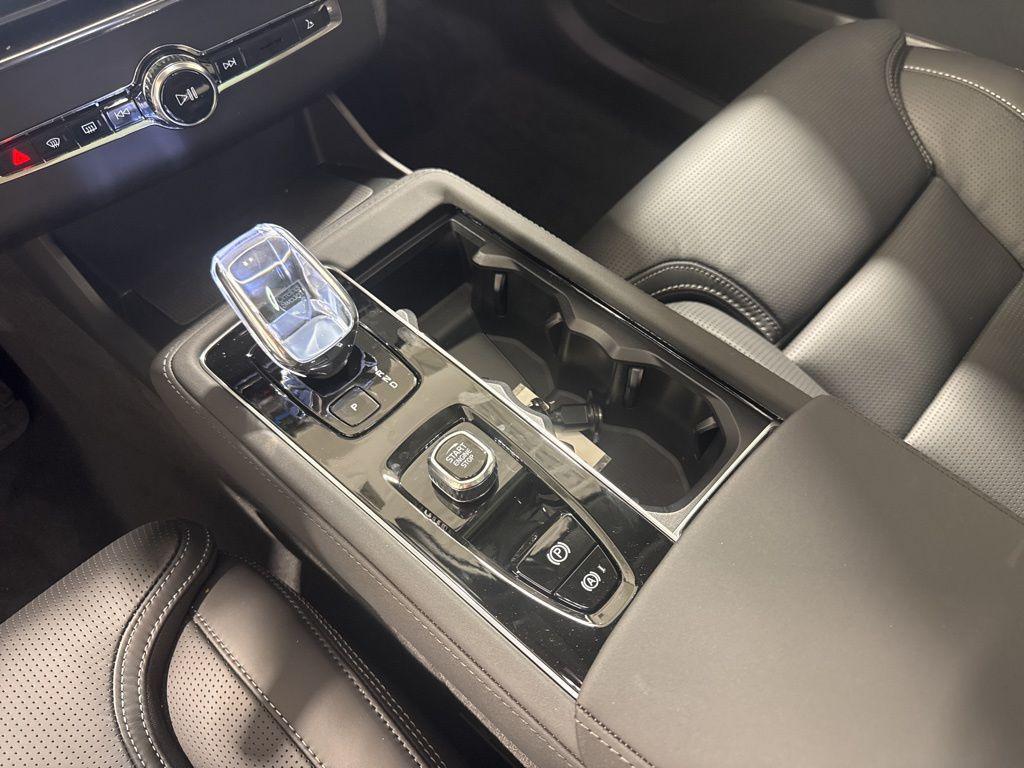 new 2026 Volvo XC90 car, priced at $79,570