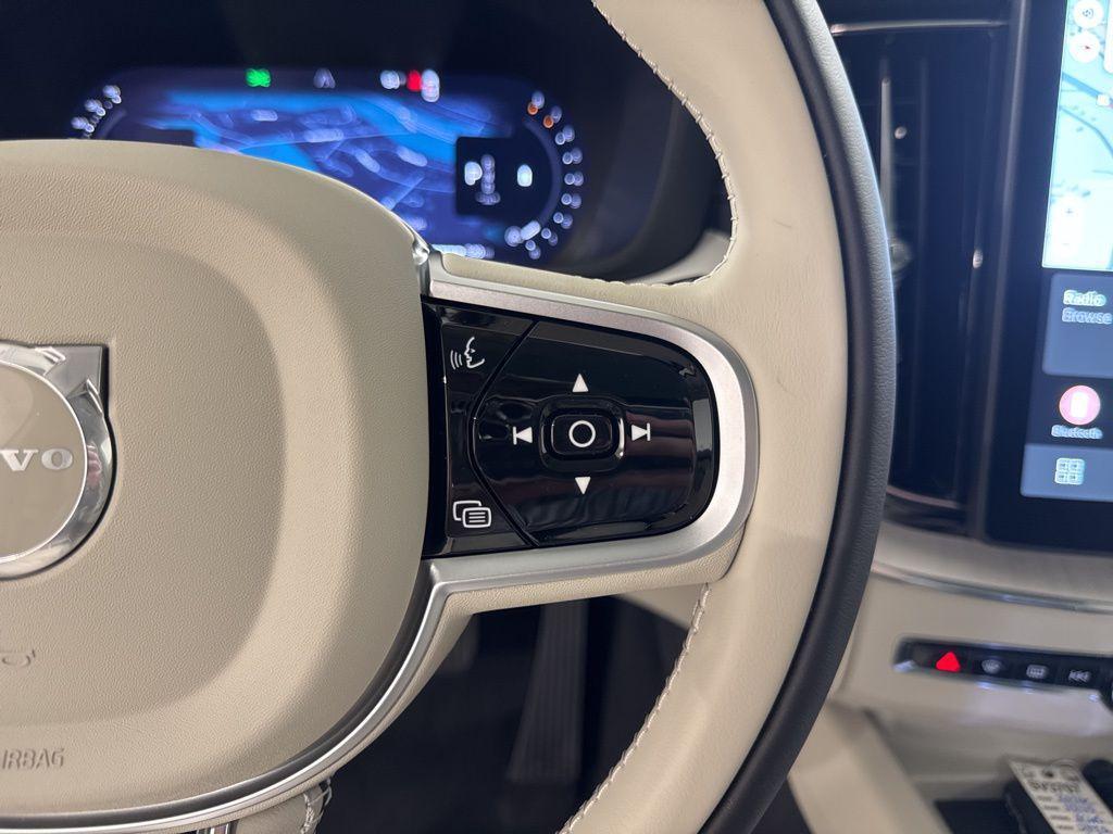 new 2026 Volvo XC60 car, priced at $64,055