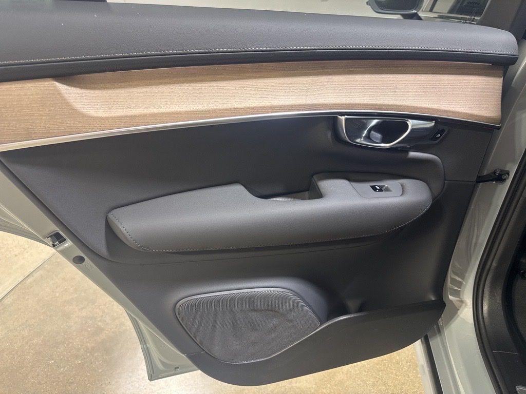 new 2026 Volvo XC90 Plug-In Hybrid car, priced at $81,155