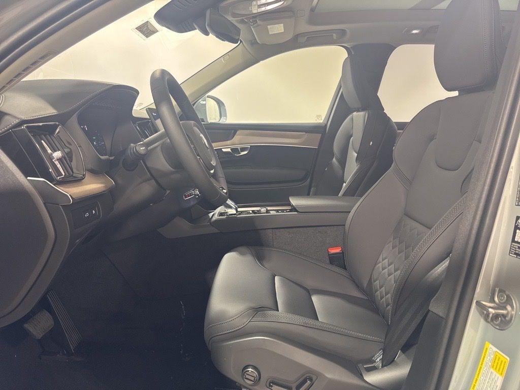 new 2026 Volvo XC90 Plug-In Hybrid car, priced at $81,155