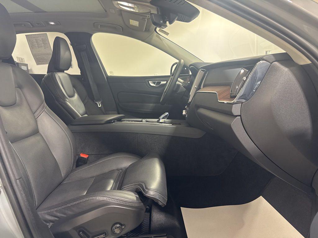 used 2024 Volvo XC60 Recharge Plug-In Hybrid car, priced at $51,898