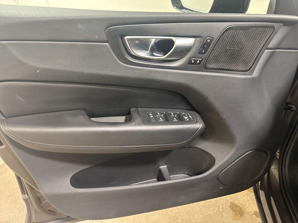 used 2023 Volvo XC60 car, priced at $30,798
