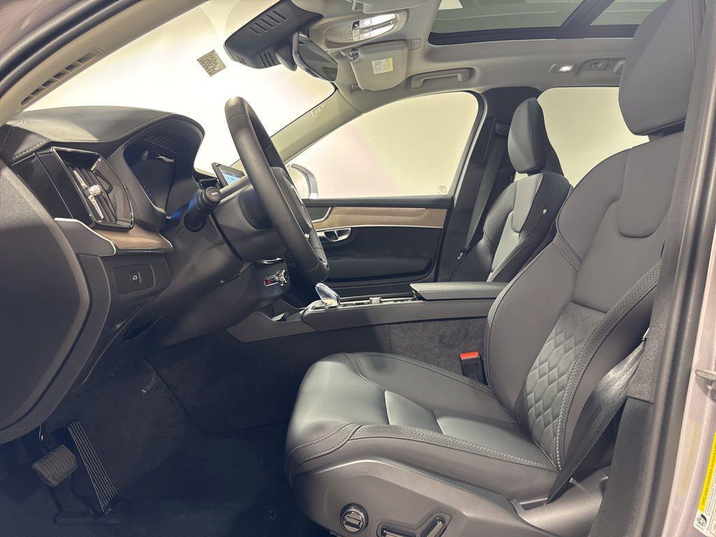 new 2026 Volvo XC90 car, priced at $71,905