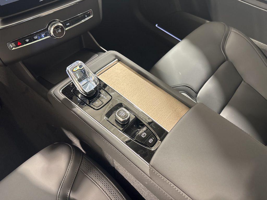 new 2026 Volvo XC90 car, priced at $71,945
