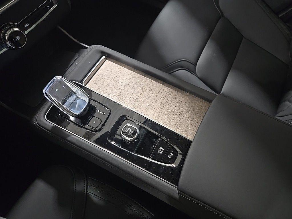 new 2026 Volvo XC90 car, priced at $72,705