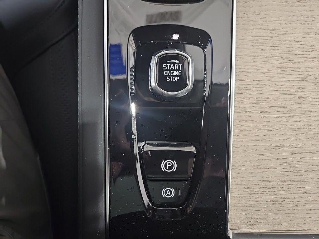 new 2026 Volvo XC90 car, priced at $71,825