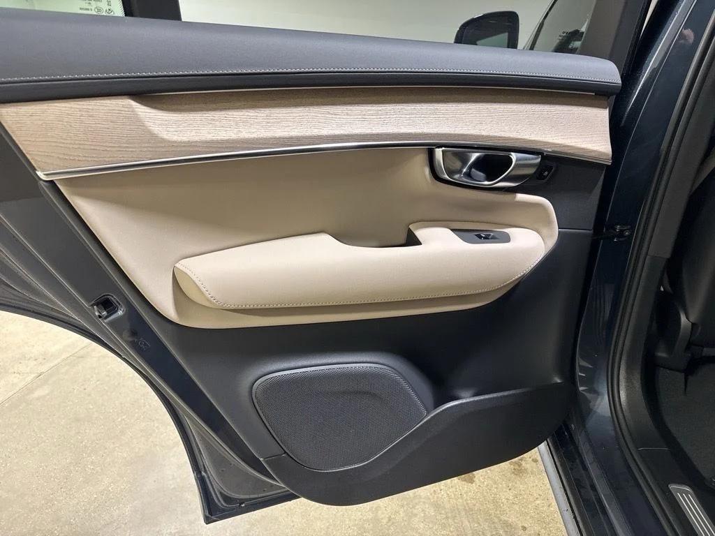 new 2026 Volvo XC90 car, priced at $71,894