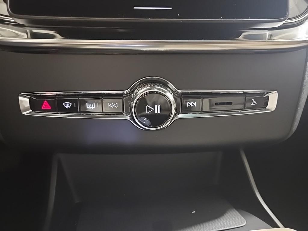 used 2026 Volvo XC90 car, priced at $67,488
