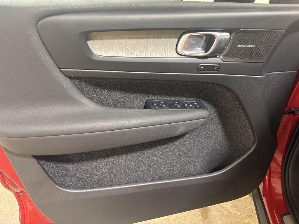 used 2024 Volvo XC40 car, priced at $35,988