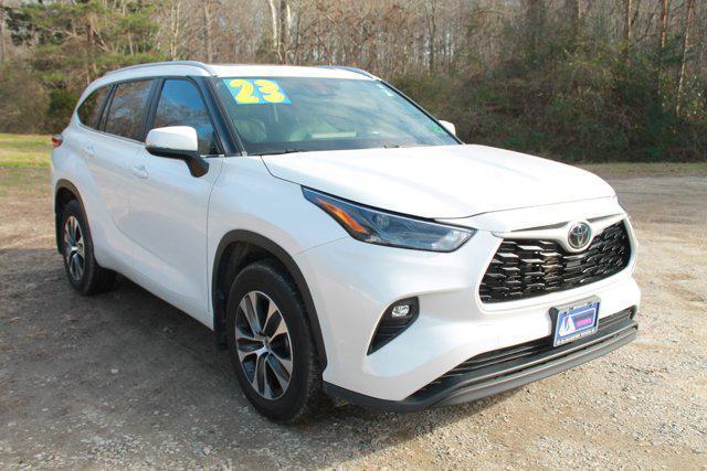 used 2023 Toyota Highlander car, priced at $32,987