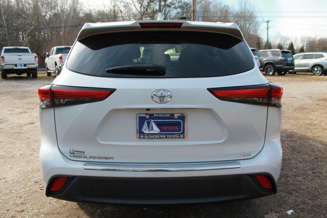 used 2023 Toyota Highlander car, priced at $32,987