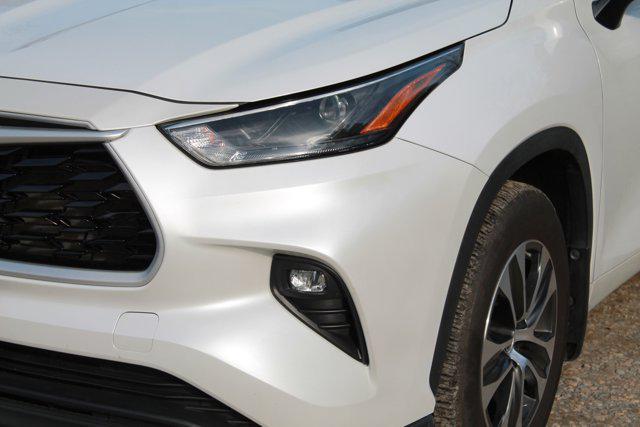 used 2023 Toyota Highlander car, priced at $32,987