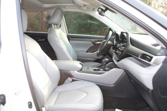 used 2023 Toyota Highlander car, priced at $32,987