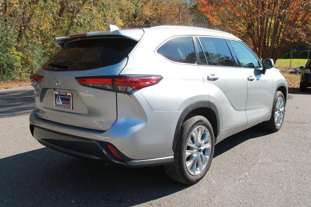 used 2023 Toyota Highlander car, priced at $33,987