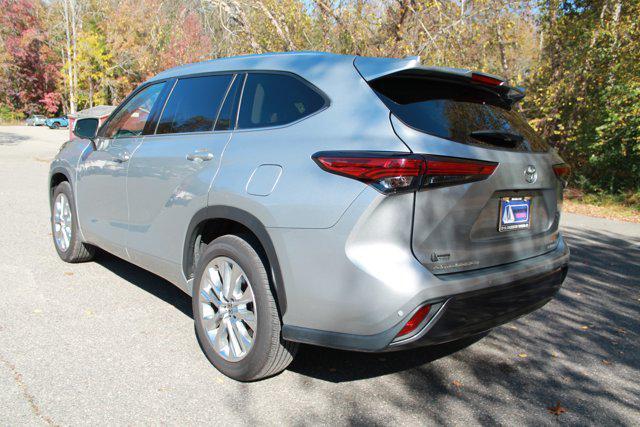 used 2023 Toyota Highlander car, priced at $33,987