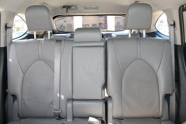 used 2023 Toyota Highlander car, priced at $33,987