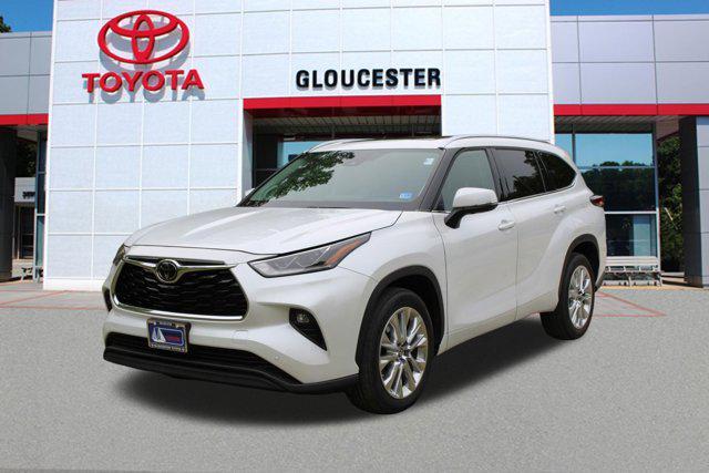 used 2023 Toyota Highlander car, priced at $37,250