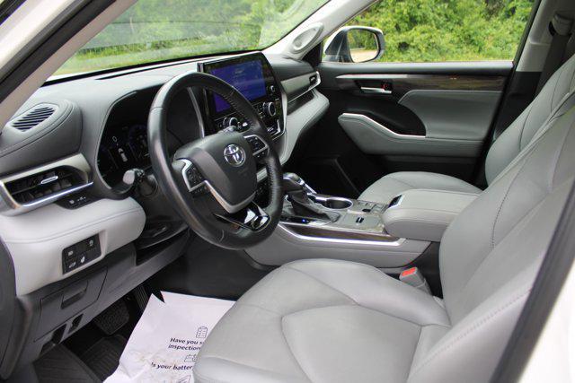 used 2023 Toyota Highlander car, priced at $37,250