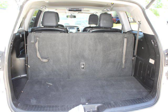 used 2016 Toyota Highlander car, priced at $17,250