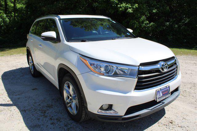 used 2016 Toyota Highlander car, priced at $17,250