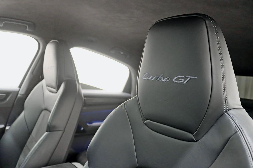 Porsche Cayenne view 37