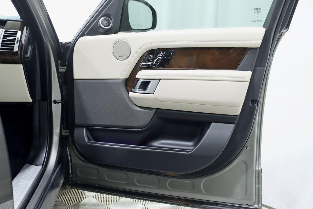 Land Rover Range Rover view 37
