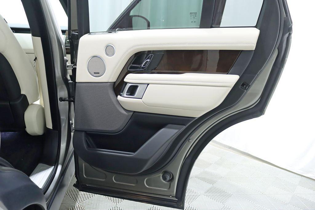 Land Rover Range Rover view 39