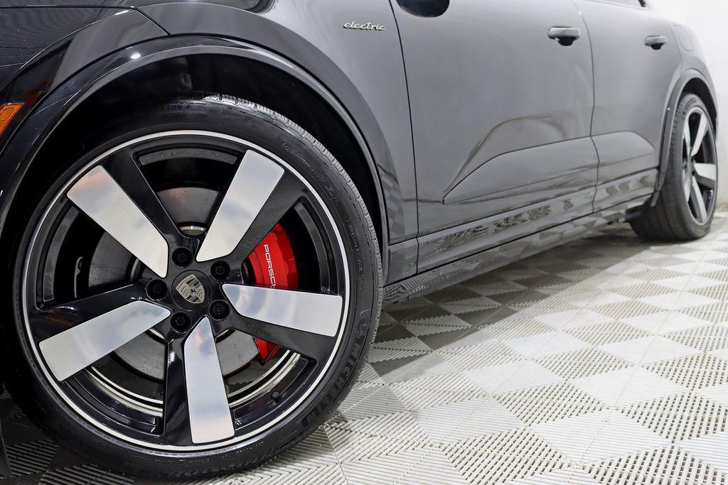 used 2025 Porsche Macan car, priced at $104,800
