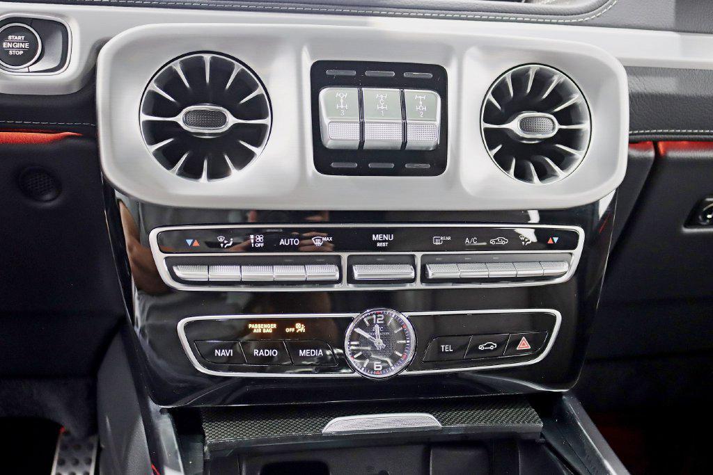 Mercedes-Benz G-Class view 28