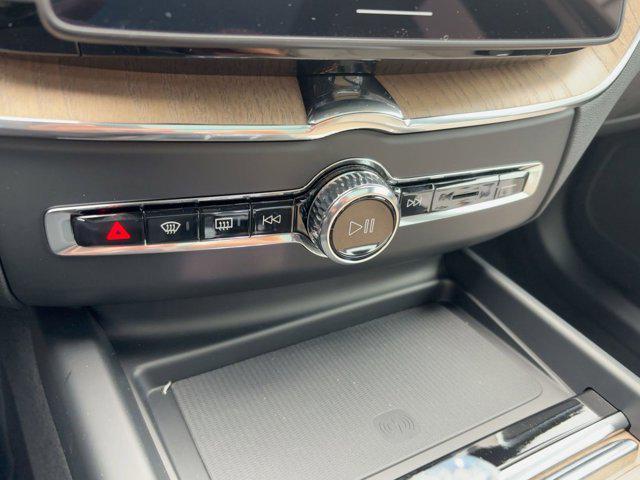 new 2026 Volvo XC60 car, priced at $48,051