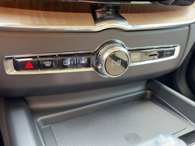 new 2026 Volvo XC60 Plug-In Hybrid car, priced at $57,571