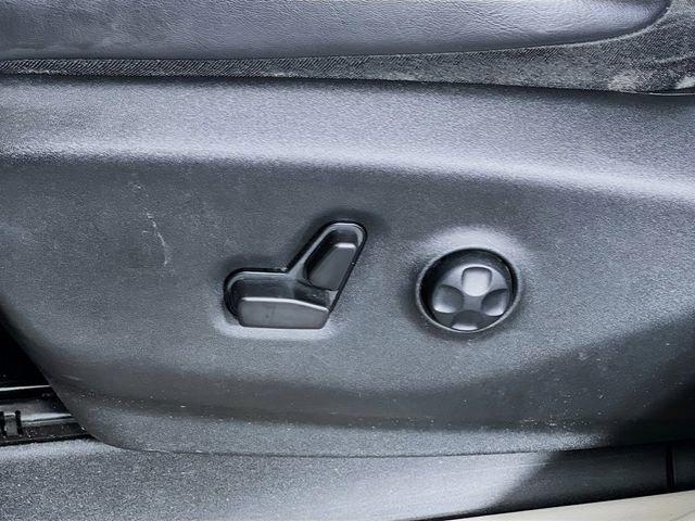 used 2023 Chrysler Pacifica car, priced at $24,975