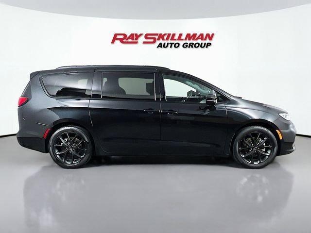 used 2024 Chrysler Pacifica car, priced at $39,925