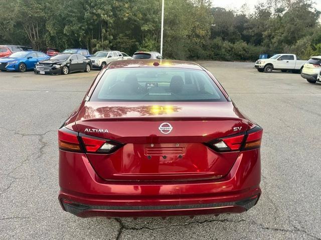 2022 Scarlet Ember Nissan Altima