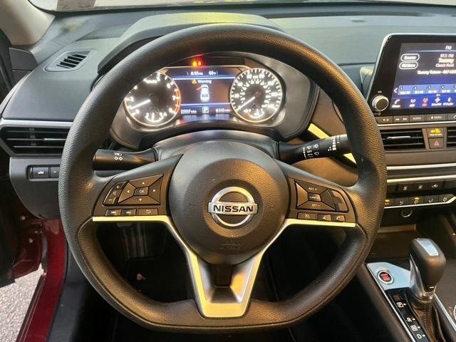 2022 Scarlet Ember Nissan Altima