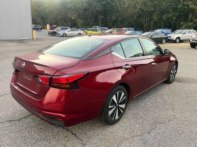 2022 Scarlet Ember Nissan Altima