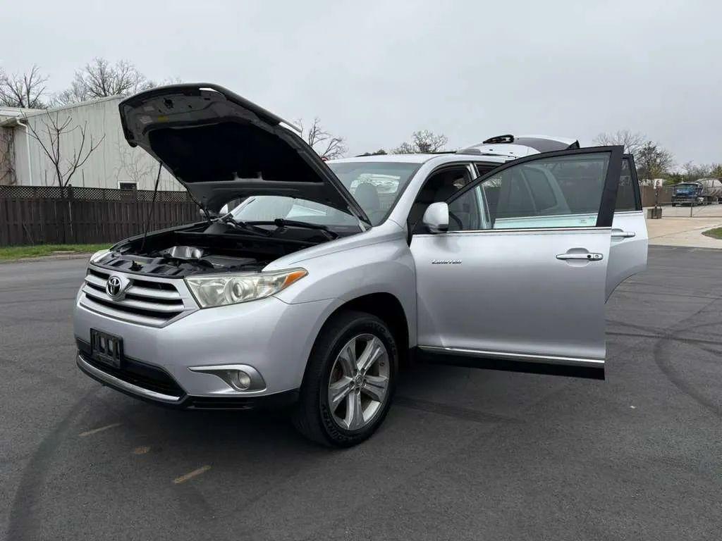 used 2012 Toyota Highlander car, priced at $13,999